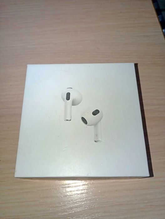 Продам AirPods 3