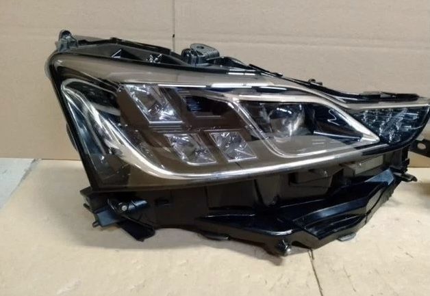 Передние фары Lexus IS 300