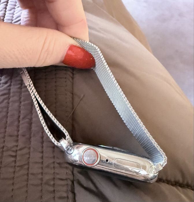 Apple watch seria 8 titan