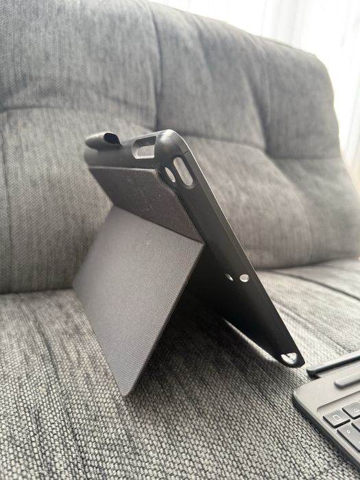 Logitech Slim Combo за IPad