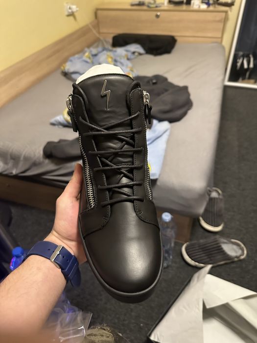 Нови обувки Giuseppe zanotti