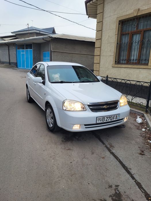 Lasetti 1.8 sotiladi xolati alo