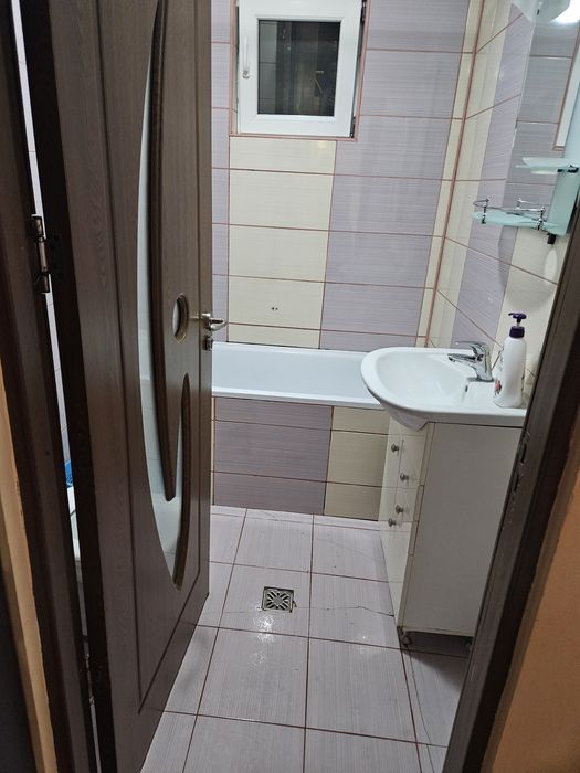 Apartament 3 camere de inchiriat