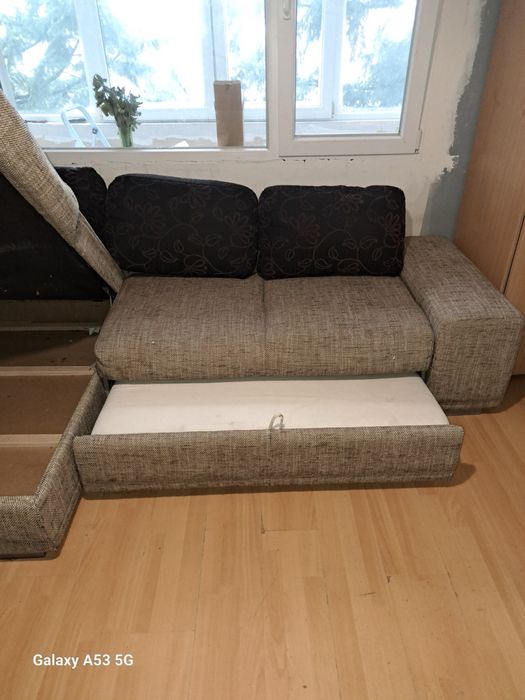 Разтегателен диван