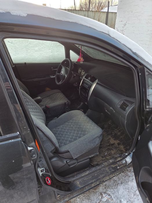 Продам машину Мазду