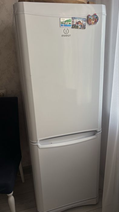 Холодильник INDESIT