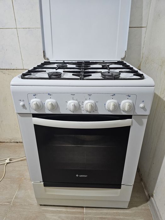 Продам газовую плиту б/у