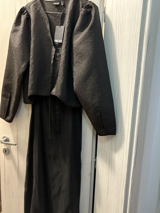 Bolero  negru, M, Pieces, deosebit si versatil pt tinute de zi si de seara