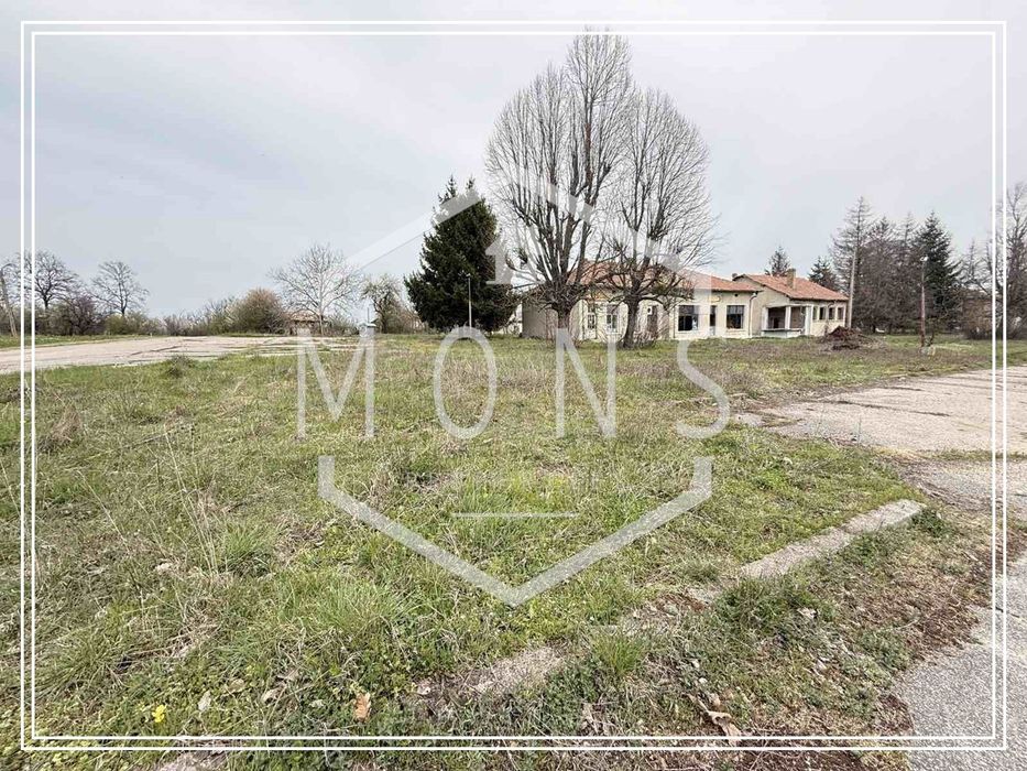 Парцел в Търговище, област-с.Ястребино площ 306 цена 40000