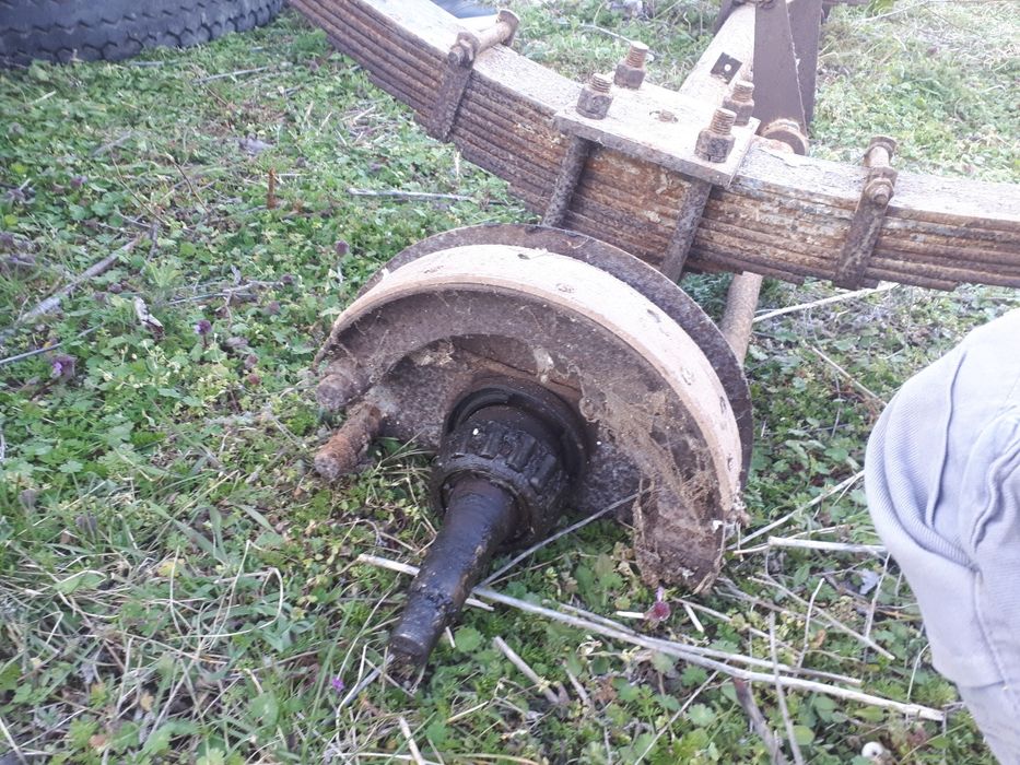 Оси и джанти от 4тонно ремарке - фургон