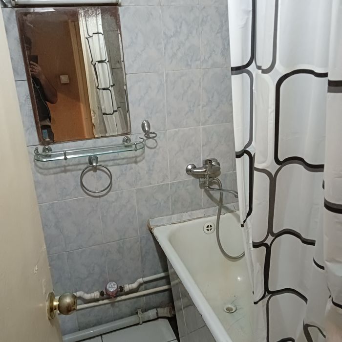 3-х комнатная... 1-й этаж. Своя квартира.