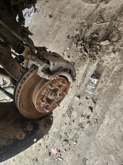 Fuzeta dreapta stânga fata Ford Ranger III 2.2 TDCi 2011 - 2015 Manual