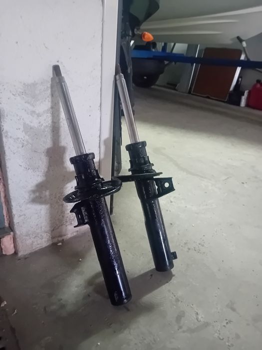 Предни амортисьори