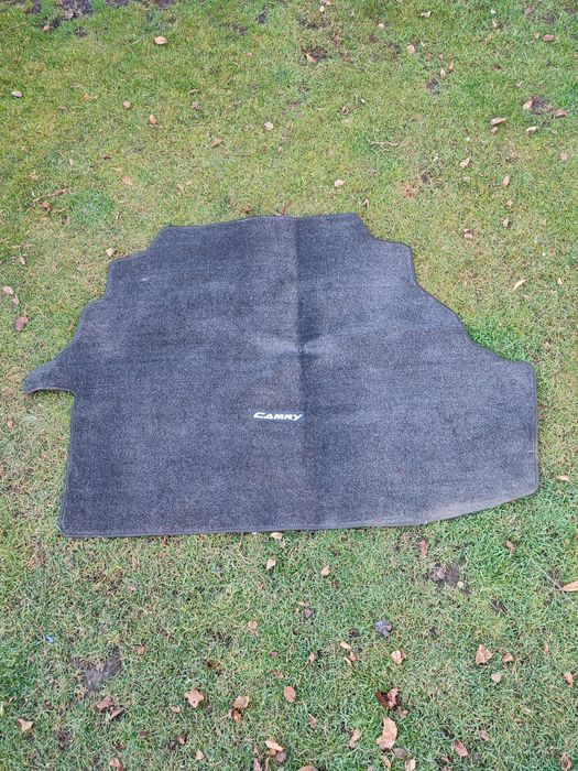 Полик багажника камри 40