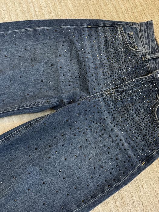 Нови дънки обсипани с камъчета