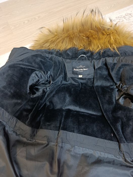 Продам зимние куртки на девочку 116-122