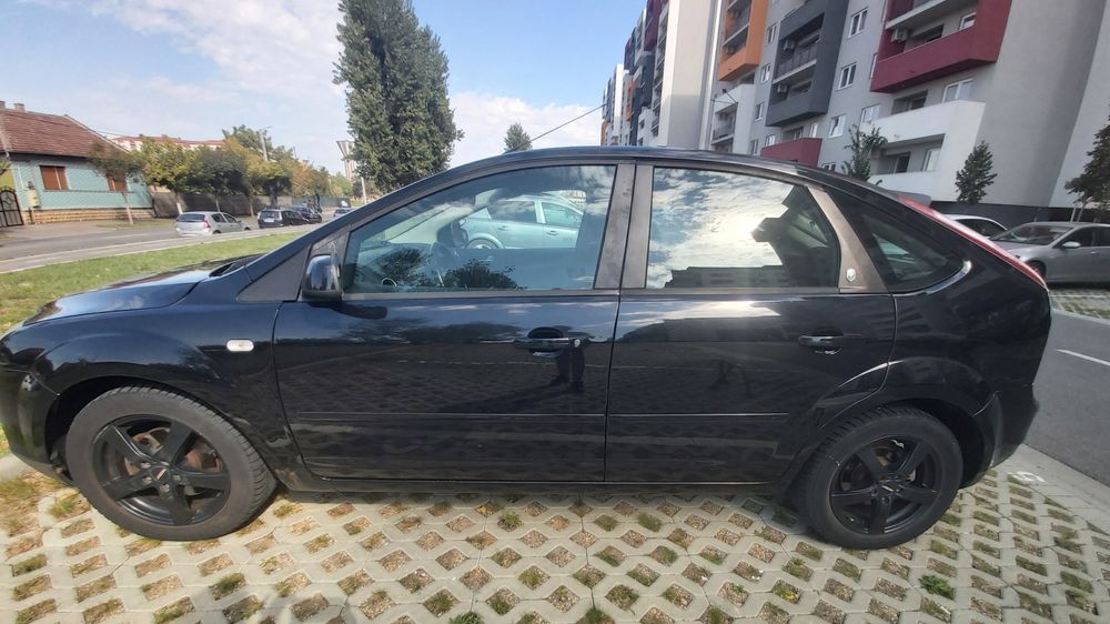 Vând  FORD Focus