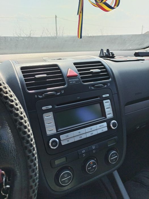 Vând Volkswagen Jetta
