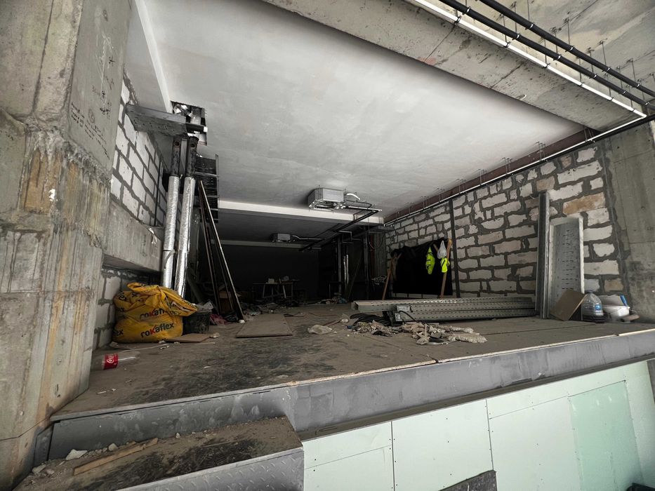 Статусное помещение с террасой на Амир Темур — 35$/м² (55)