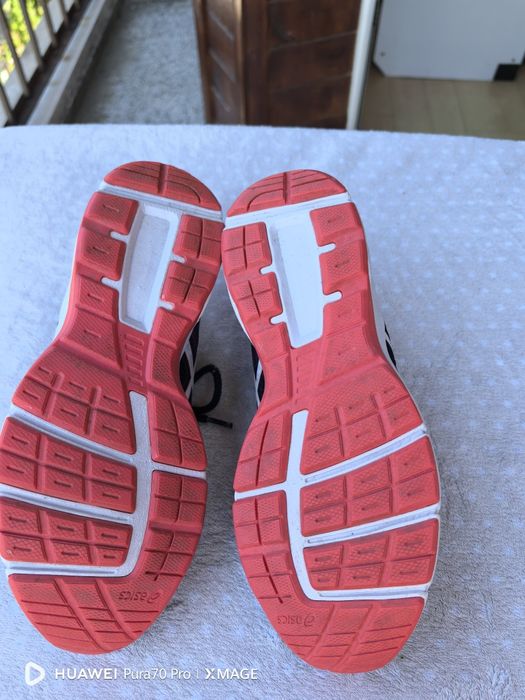 Страхотни женски маратонки asics и salomon номер 36.