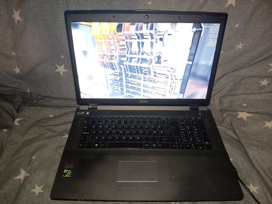 Laptop gaming Clevo W370, core i7 4700mq octacore Nvidia GTX 860m 2gb ddr5, 1tb hdd, 8gb ram, display mare 17,3 inch full hd