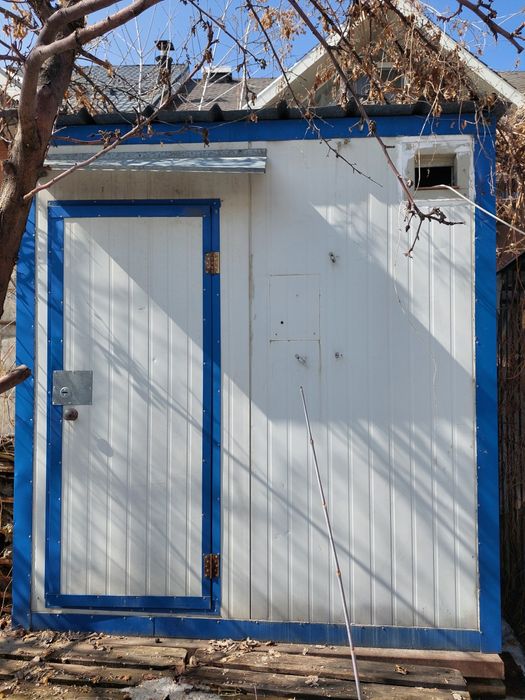 Будка (бытовка].