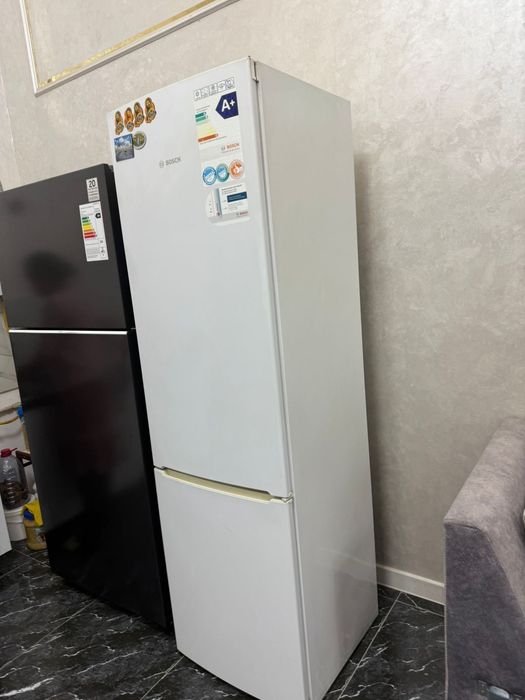 Холодильник бош .