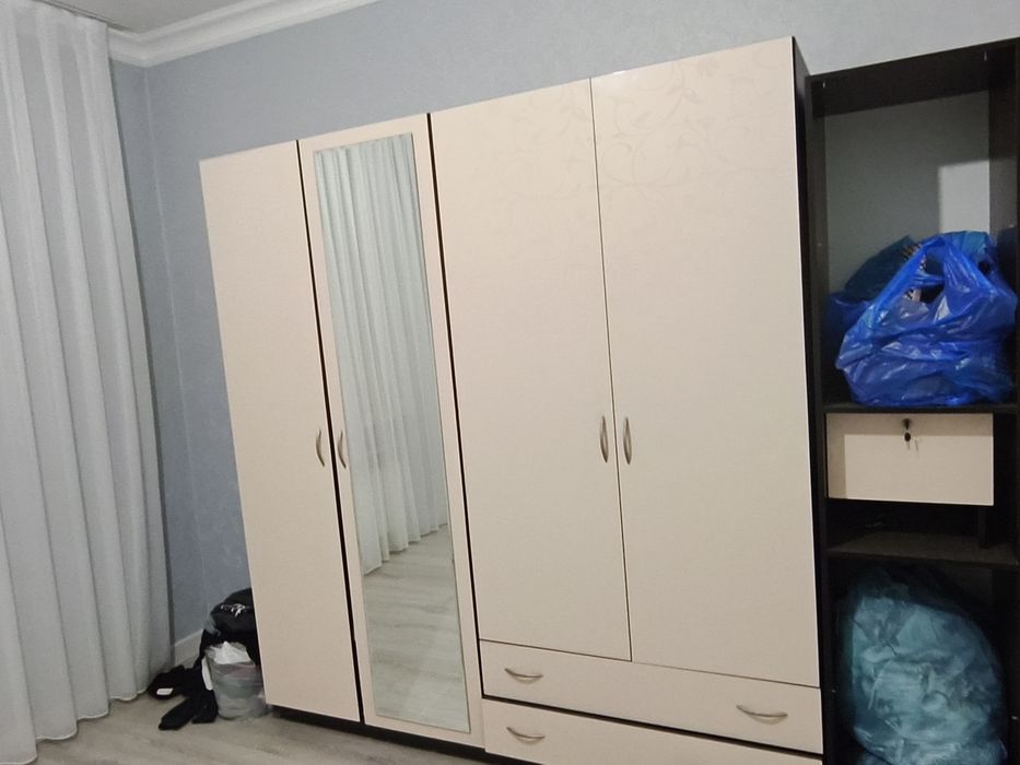Продам      шкаф