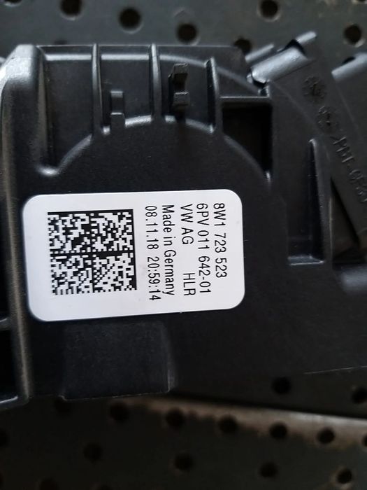 Pedala acceleratie 2.0 tdi audi a4 b9 8w 8w1723523 6pv01164201