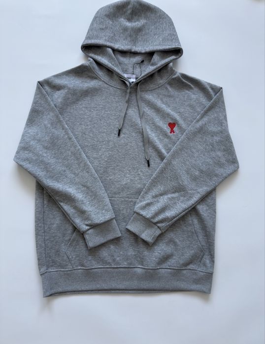 Стильные свитшоты и худи на весну