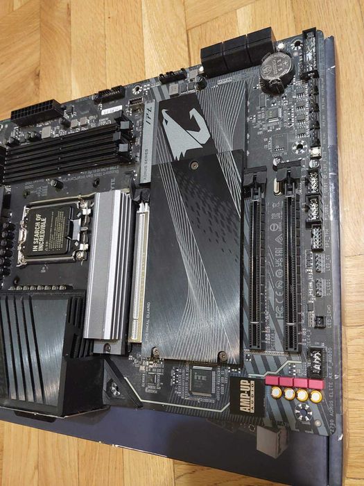 Gigabyte Z790 Aorus Elite AX Wi-Fi DDR5
