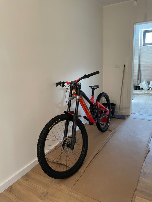 Mondraker summum pro carbon downhill