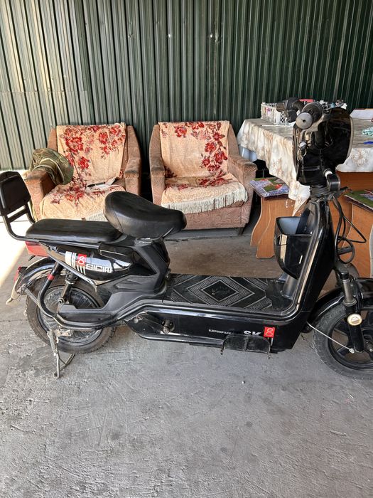 Продам электроскутер SK8