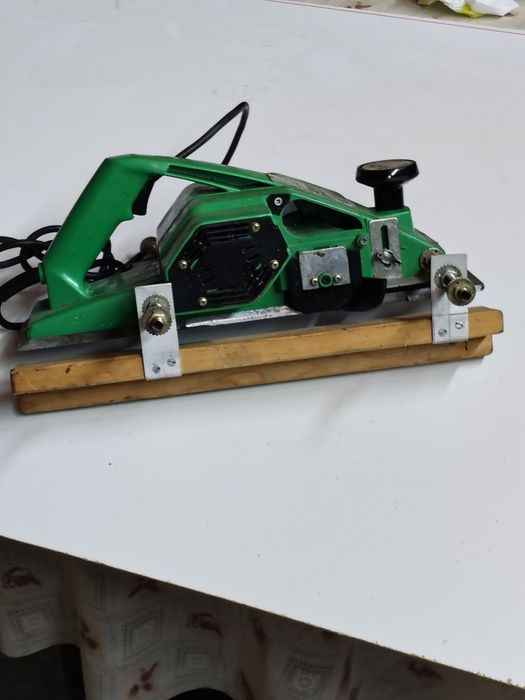 Rindea electrica HITACHI PLANER
