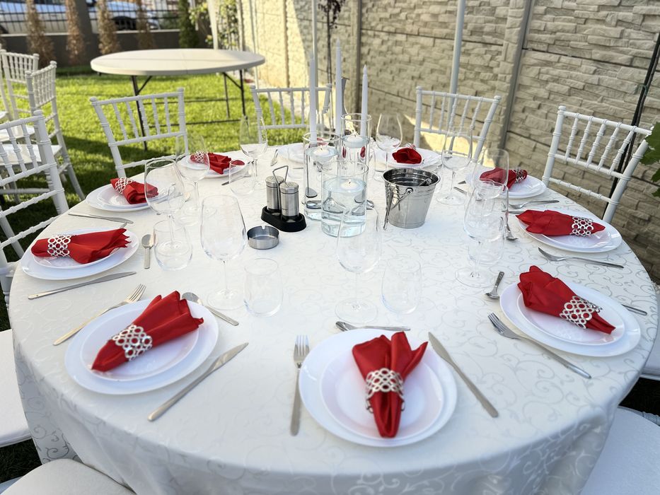 Corturi, mese, scaune de inchiriat pentru evenimente