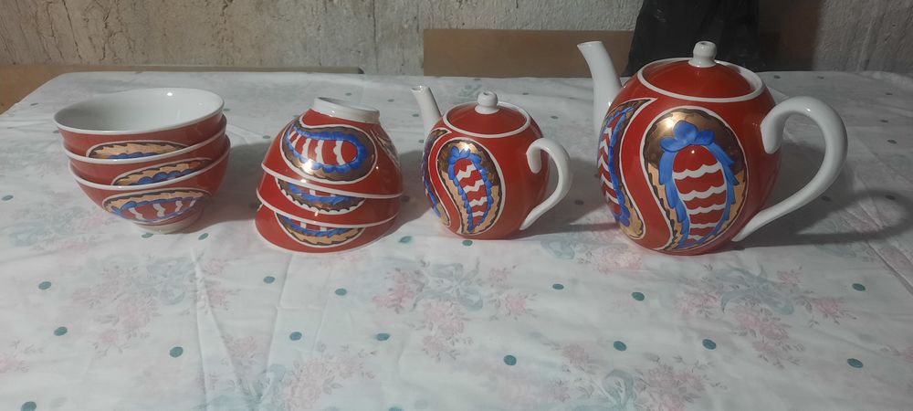 Продаётся чайники и касушки.
