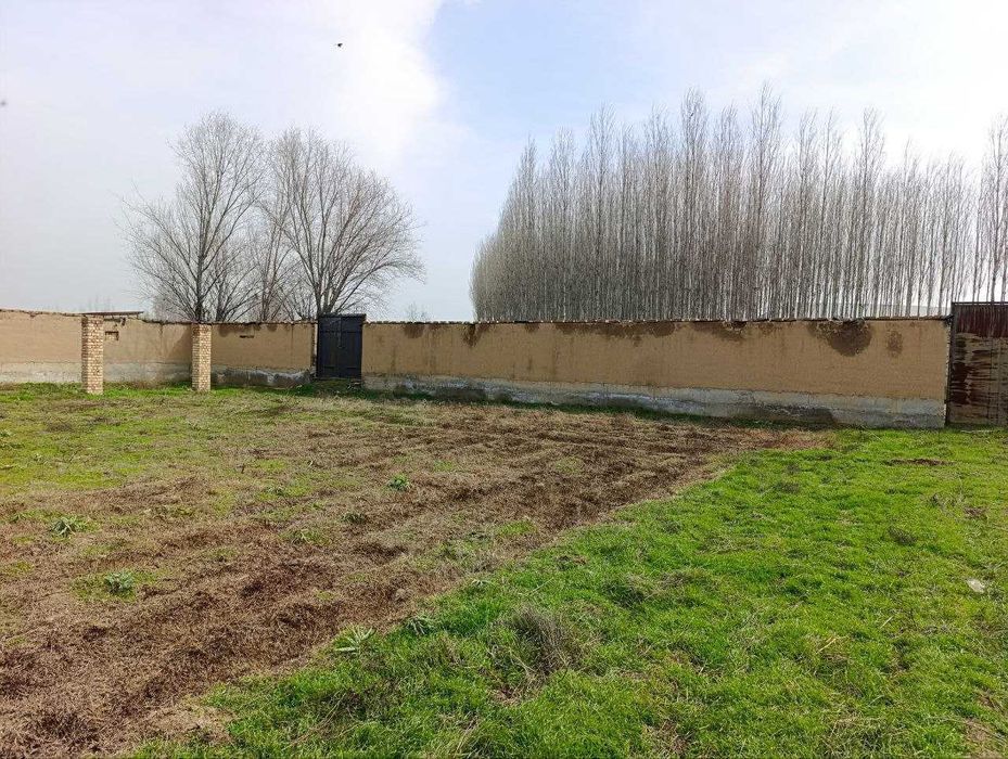 16 sotix yer sotiladi