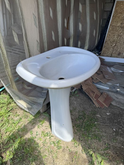 Раковина с пьедесталом