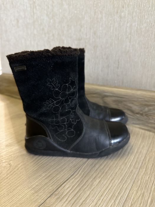 Продам сапоги Biomecanics для девочки 28 размер