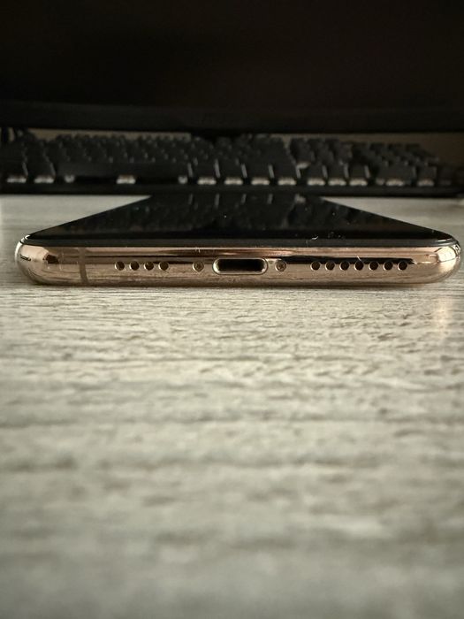 Iphone Xs Max *отлчно състояние*