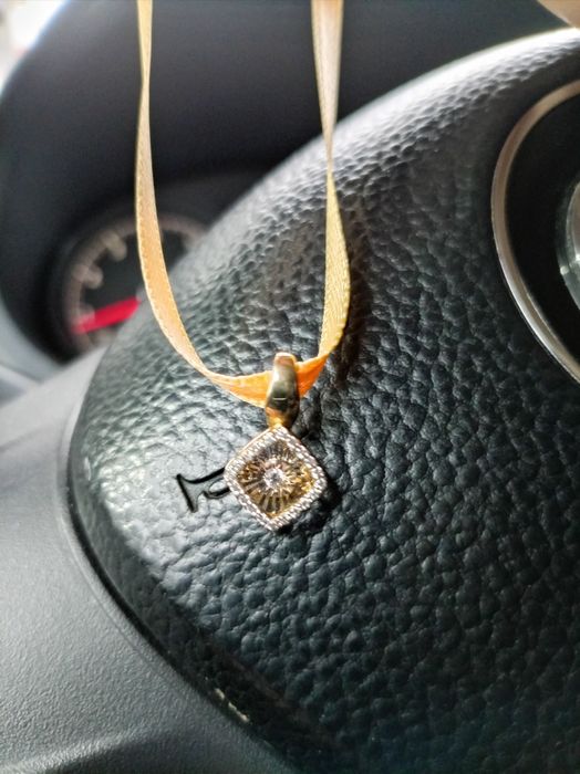 Кулон золото с бриллиантом