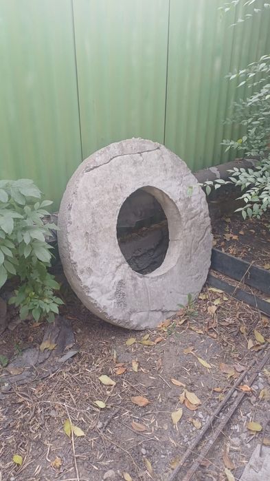 Продам бу бетонные кольцо