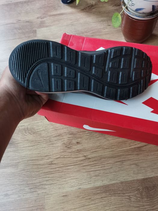 Маратонки   Nike