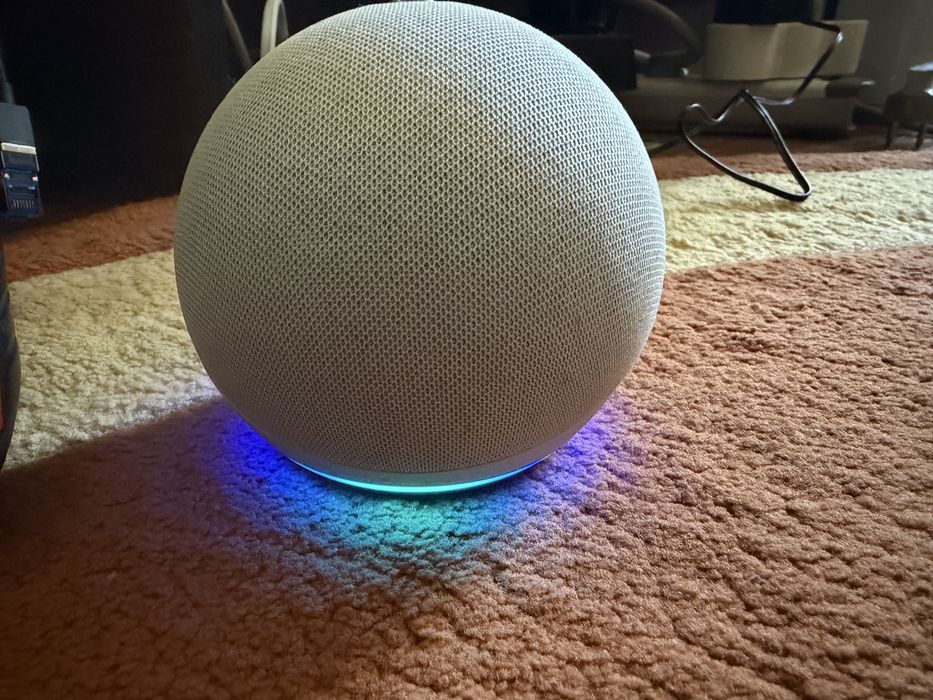 Alexa echodot 4 in stare foarte buna. Ideal pentru copii