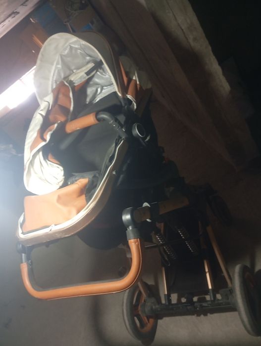 Продам коляску все сезонная