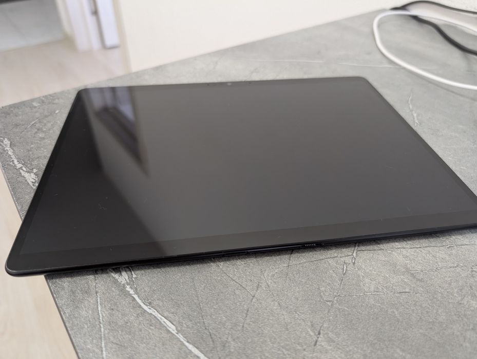 Планшет Microsoft surface x pro lte