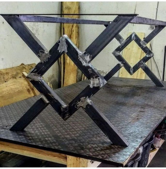 Подстолье из профильной трубы