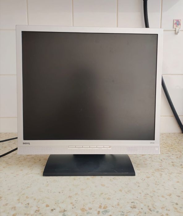 Монитор  BenQ  -  5000 тенге.