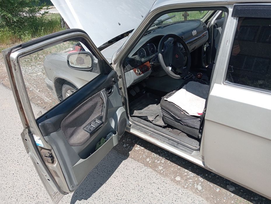 Продам  автомобиль ГАЗ 31105