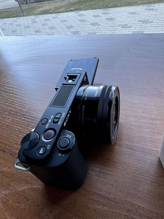 СРОЧНО!! Sony ZV-E10 в отличном состоянии